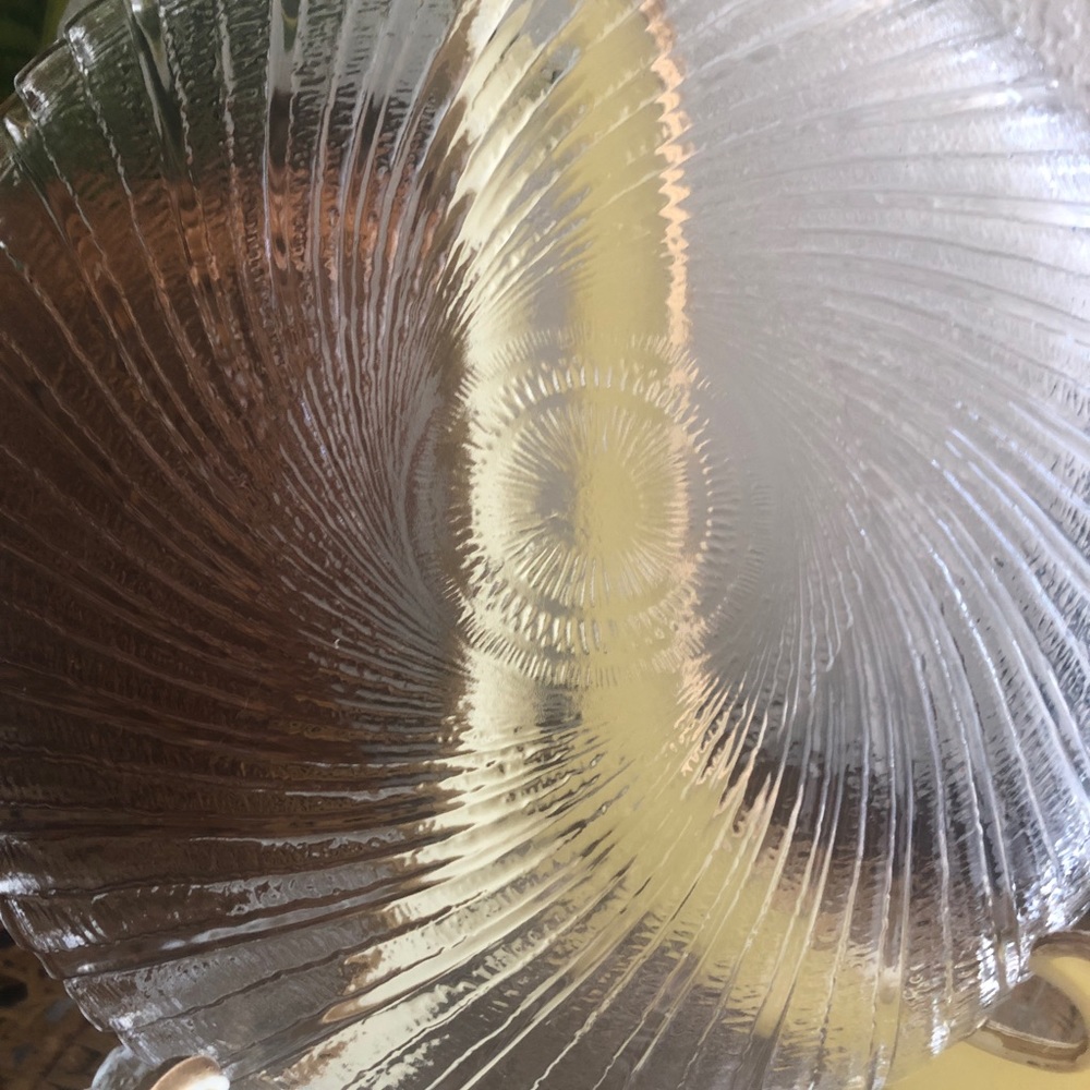 Vintage Arcoroc Seabreeze Pressed Glass Salad/Desert Plates Set of Four - Picture 4 of 16